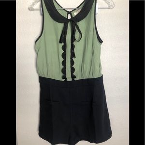 Adorable green/navy jumper sz M